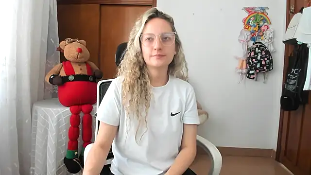 Adele johnsonn1 online show from 01-07-26, 04:01