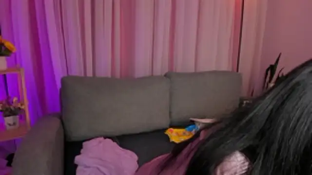 Snapshot of MelodySweett chatting on 10-15-25, 03:16 MelodySweett online show from 10-15-25, 03:16