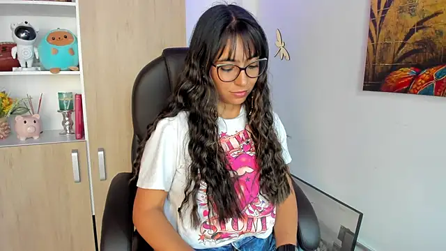 Snapshot of Isabellaa22_1 chatting on 09-10-25, 06:07 Isabellaa22 1 online show from 09-10-25, 06:07