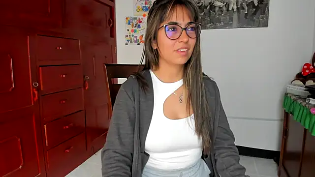 Snapshot of Isabellaa22_1 chatting on 02-12-25, 05:05 Isabellaa22 1 online show from 02-12-25, 05:05
