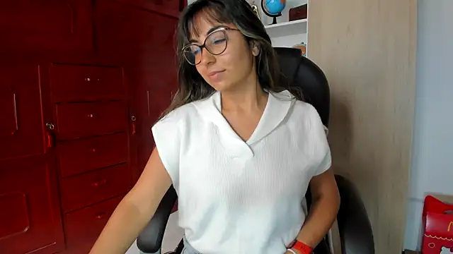 Isabellaa22 1 online show from 05-24-26, 04:07