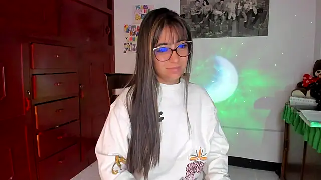 Snapshot of Isabellaa22_1 chatting on 02-11-25, 11:53 Isabellaa22 1 online show from 02-11-25, 11:53
