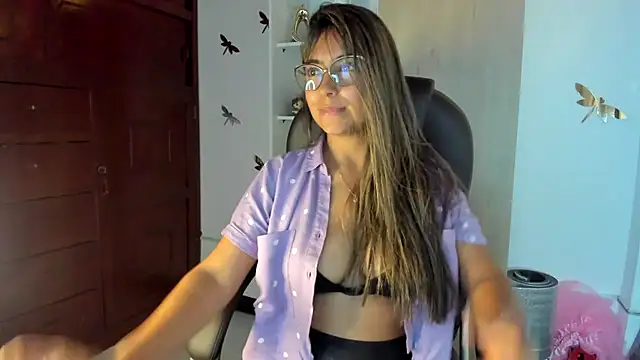 Snapshot of Isabellaa22_1 chatting on 01-06-26, 10:03 Isabellaa22 1 online show from 01-06-26, 10:03