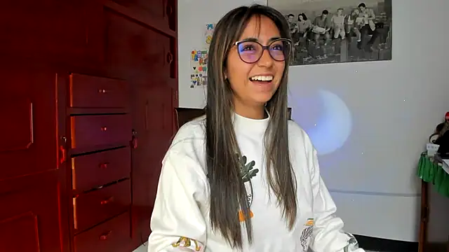 Snapshot of Isabellaa22_1 chatting on 02-11-25, 02:57 Isabellaa22 1 online show from 02-11-25, 02:57