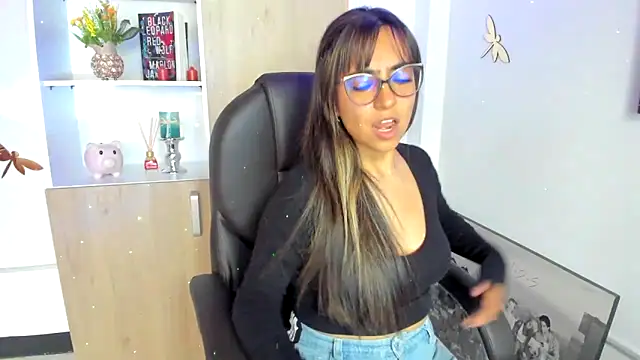 Snapshot of Isabellaa22_1 chatting on 02-17-25, 02:38 Isabellaa22 1 online show from 02-17-25, 02:38