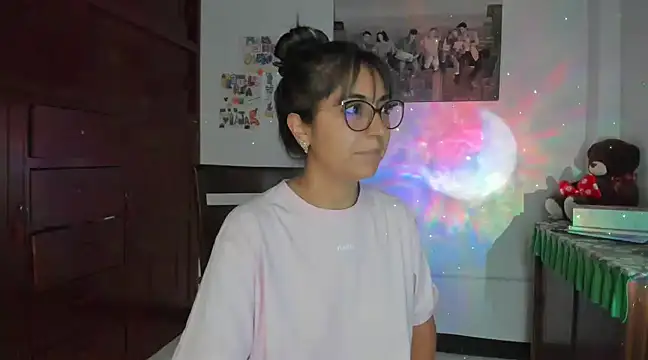 Snapshot of Isabellaa22_1 chatting on 02-06-25, 11:53 Isabellaa22 1 online show from 02-06-25, 11:53