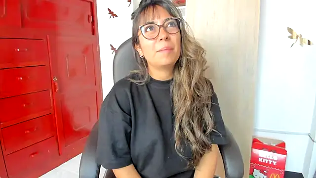 Isabellaa22 1 online show from 05-19-26, 05:42