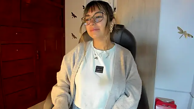 Snapshot of Isabellaa22_1 chatting on 02-19-26, 01:24 Isabellaa22 1 online show from 02-19-26, 01:24