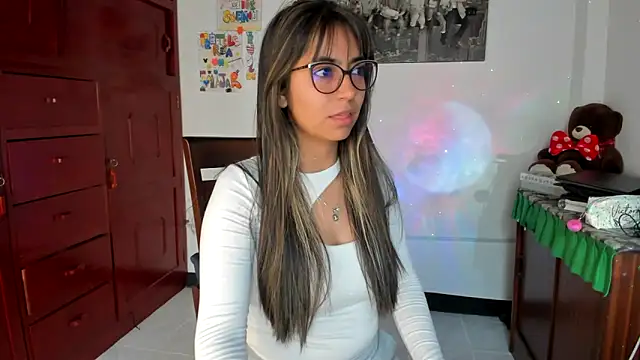 Snapshot of Isabellaa22_1 chatting on 02-12-25, 01:06 Isabellaa22 1 online show from 02-12-25, 01:06