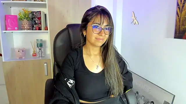 Snapshot of Isabellaa22_1 chatting on 02-21-25, 01:44 Isabellaa22 1 online show from 02-21-25, 01:44