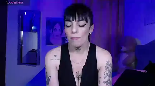 Snapshot of violett_honney chatting on 03-20-25, 03:13 violett honney online show from 03-20-25, 03:13