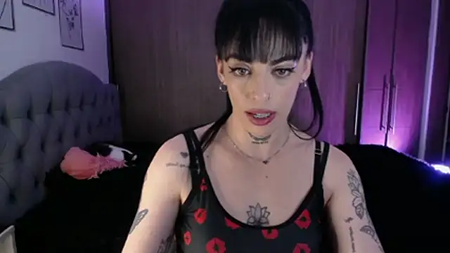 violett honney online show from 04-21-26, 02:14