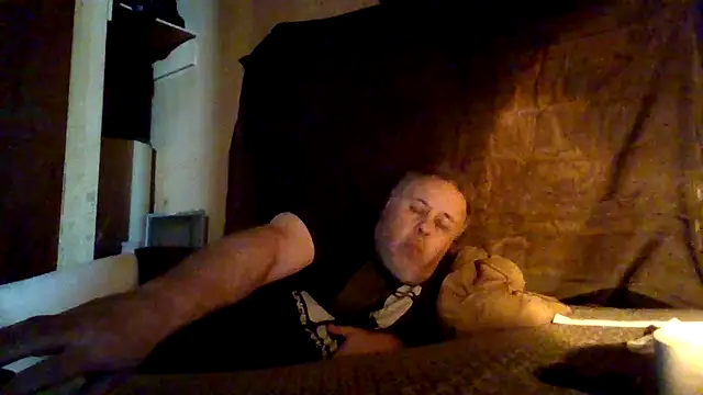 Snapshot of Nightshade7712 chatting on 10-20-25, 03:30 Nightshade7712 online show from 10-20-25, 03:30