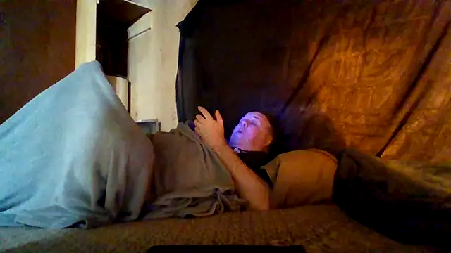 Nightshade7712 online show from 12-04-25, 06:29