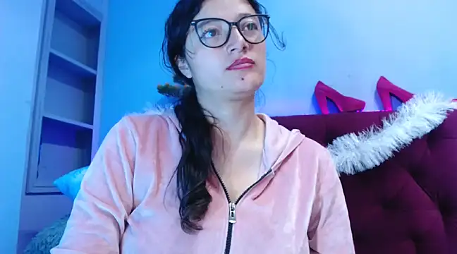 Snapshot of lunazulsj chatting on 01-15-25, 05:37 lunazulsj online show from 01-15-25, 05:37