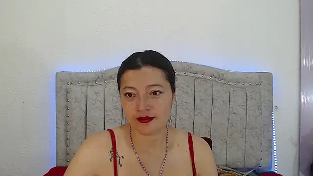 Snapshot of lunazulsj chatting on 11-08-25, 02:42 lunazulsj online show from 11-08-25, 02:42