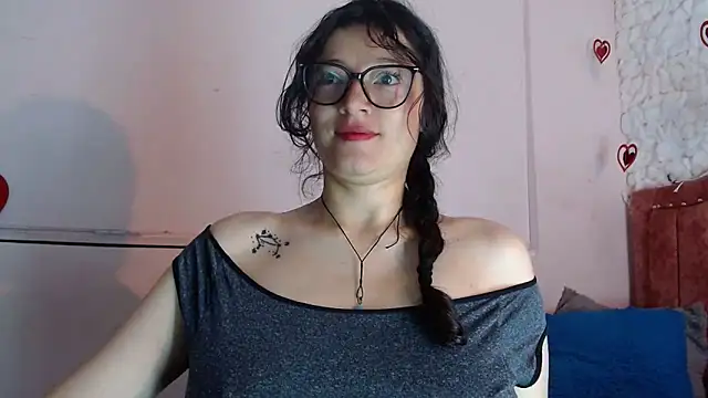 Snapshot of lunazulsj chatting on 03-10-25, 01:00 lunazulsj online show from 03-10-25, 01:00