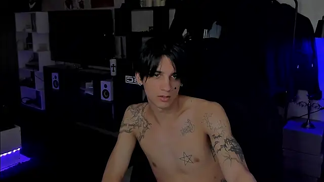 Snapshot of MarkBrowniii chatting on 06-30-26, 02:00 MarkBrowniii online show from 06-30-26, 02:00