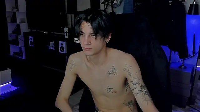 Snapshot of MarkBrowniii chatting on 06-19-26, 06:47 MarkBrowniii online show from 06-19-26, 06:47