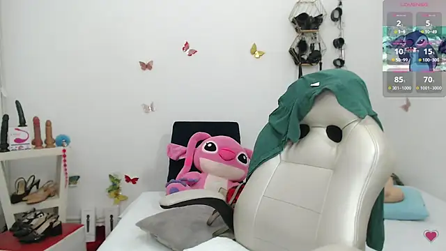 Snapshot of mom_hot__ chatting on 04-23-26, 08:54 mom hot online show from 04-23-26, 08:54