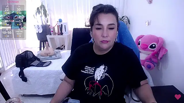 Snapshot of mom_hot__ chatting on 07-05-26, 08:59 mom hot online show from 07-05-26, 08:59