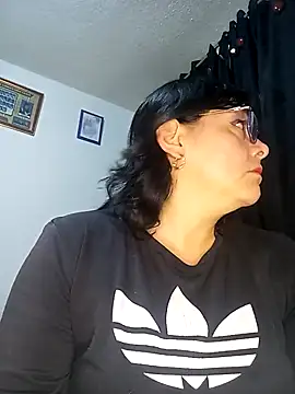 Snapshot of Natasha_milf__ chatting on 03-02-25, 01:37 Natasha milf online show from 03-02-25, 01:37