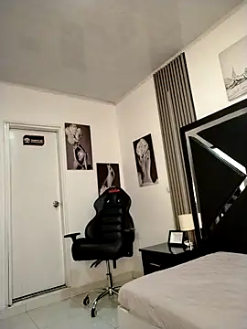 Natasha milf   online show from 03-25-26, 01:10