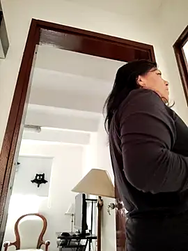 Natasha milf   online show from 10-28-25, 02:05