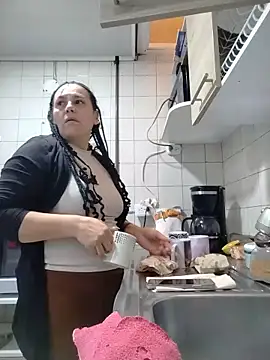 Natasha milf   online show from 06-11-26, 12:57
