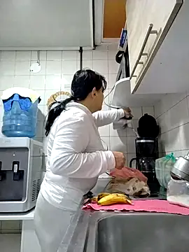 Natasha milf   online show from 04-11-26, 12:31