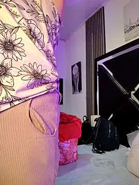 Snapshot of Natasha_milf__ chatting on 10-08-25, 12:50 Natasha milf online show from 10-08-25, 12:50