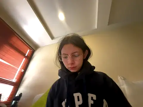 Bonniepark online show from 09-12-25, 01:22