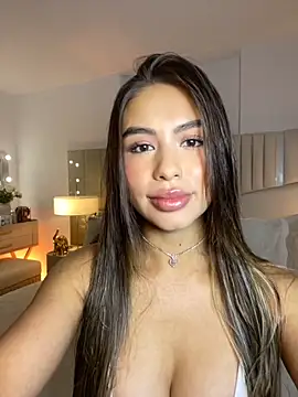  laura 02 online show from 11-22-25, 05:45