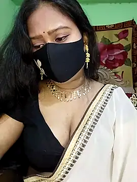 Snapshot of Idhika_Paul chatting on 03-11-25, 05:13 Idhika Paul online show from 03-11-25, 05:13