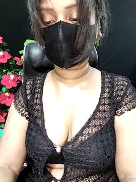 Snapshot of Idhika_Paul chatting on 10-18-25, 01:40 Idhika Paul online show from 10-18-25, 01:40