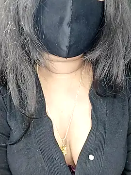 Idhika Paul online show from 11-25-25, 12:11