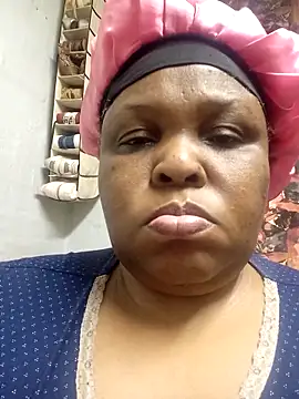 Snapshot of HOTSUGARX5 chatting on 10-21-25, 05:29 HOTSUGARX5 online show from 10-21-25, 05:29