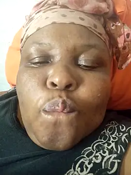 Snapshot of HOTSUGARX5 chatting on 02-17-25, 04:17 HOTSUGARX5 online show from 02-17-25, 04:17