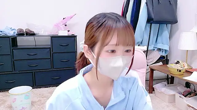 Yui-Ch online show from 06-04-26, 12:21