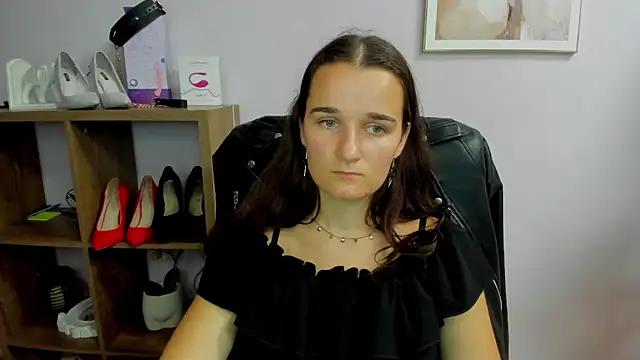 Snapshot of KateDelight chatting on 09-21-25, 06:35 KateDelight online show from 09-21-25, 06:35