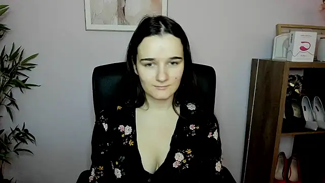 Snapshot of KateDelight chatting on 02-08-25, 07:37 KateDelight online show from 02-08-25, 07:37