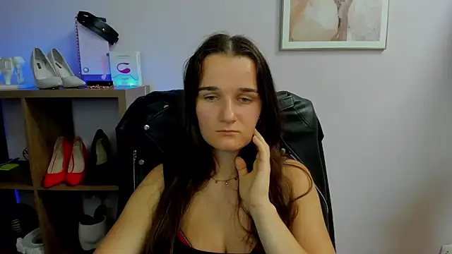 Snapshot of KateDelight chatting on 09-28-25, 06:59 KateDelight online show from 09-28-25, 06:59