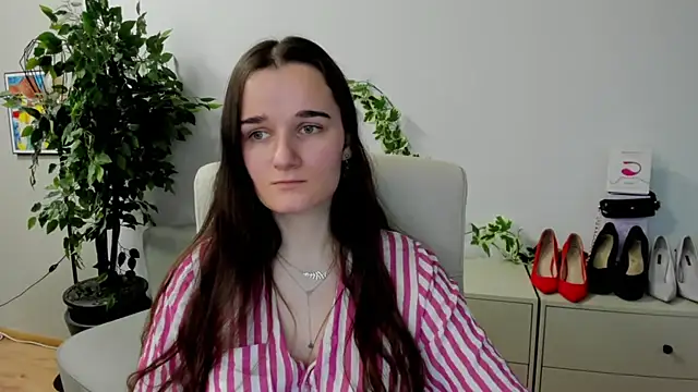 Snapshot of KateDelight chatting on 02-19-26, 02:47 KateDelight online show from 02-19-26, 02:47