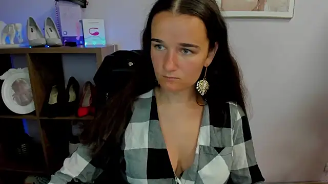 Snapshot of KateDelight chatting on 09-14-25, 06:36 KateDelight online show from 09-14-25, 06:36