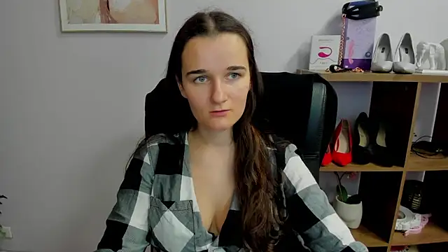 Snapshot of KateDelight chatting on 10-12-25, 01:56 KateDelight online show from 10-12-25, 01:56