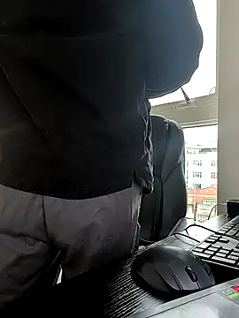 Armyexhibitionistvet online show from 12-21-25, 07:59