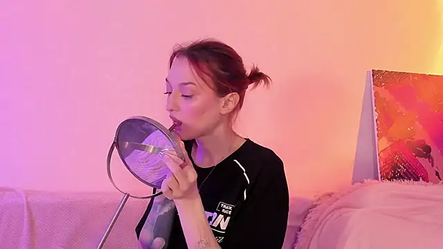 Snapshot of CrystalRey chatting on 01-31-25, 05:09 CrystalRey online show from 01-31-25, 05:09