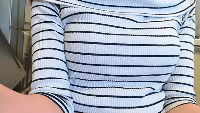 Snapshot of sayaka_xo chatting on 09-25-25, 07:36 sayaka xo online show from 09-25-25, 07:36