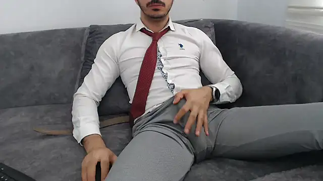 Snapshot of Naughtb0y chatting on 05-17-26, 11:10 Naughtb0y online show from 05-17-26, 11:10