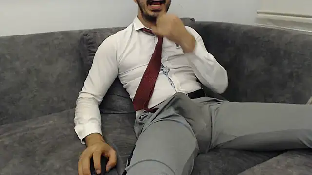 Snapshot of Naughtb0y chatting on 07-10-26, 10:43 Naughtb0y online show from 07-10-26, 10:43